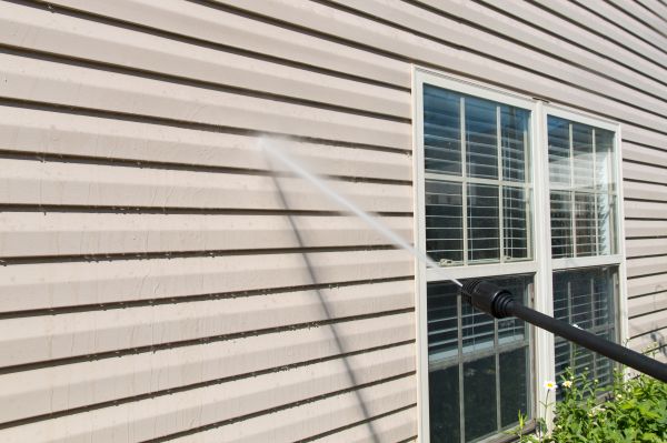 Cost of House Pressure Washing in Overland Park