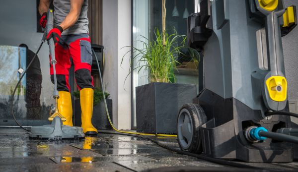Cost of Commercial Pressure Cleaning in Overland Park